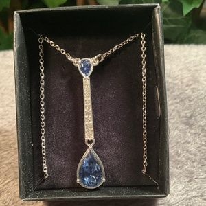 Avon Statuesque Necklace Blue